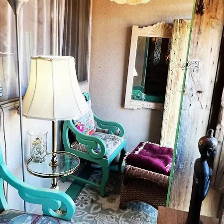 Tiffany House Dog Friendly 3/2 W Fenced Yard Apartment *