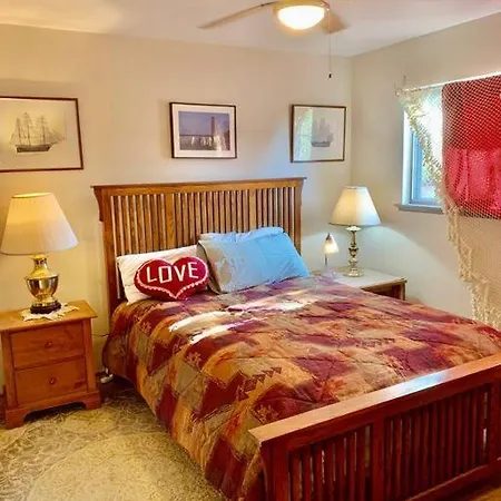 Apartment Tiffany House Dog Friendly 3/2 W Fenced Yard *