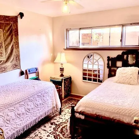 Tiffany House Dog Friendly 3/2 W Fenced Yard *